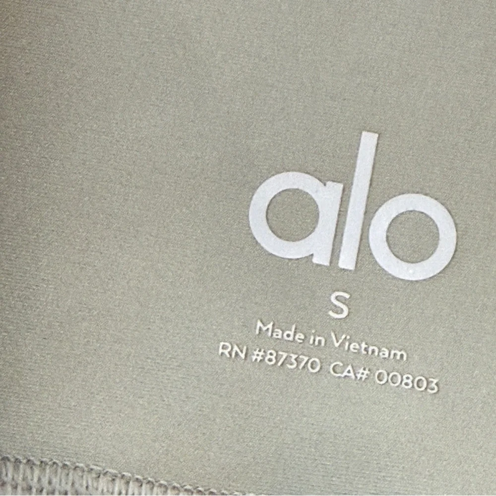 Alo Yoga Airlift High-Waist 7/8 Legging - Cosmic Light Green size small - Picture 4 of 9